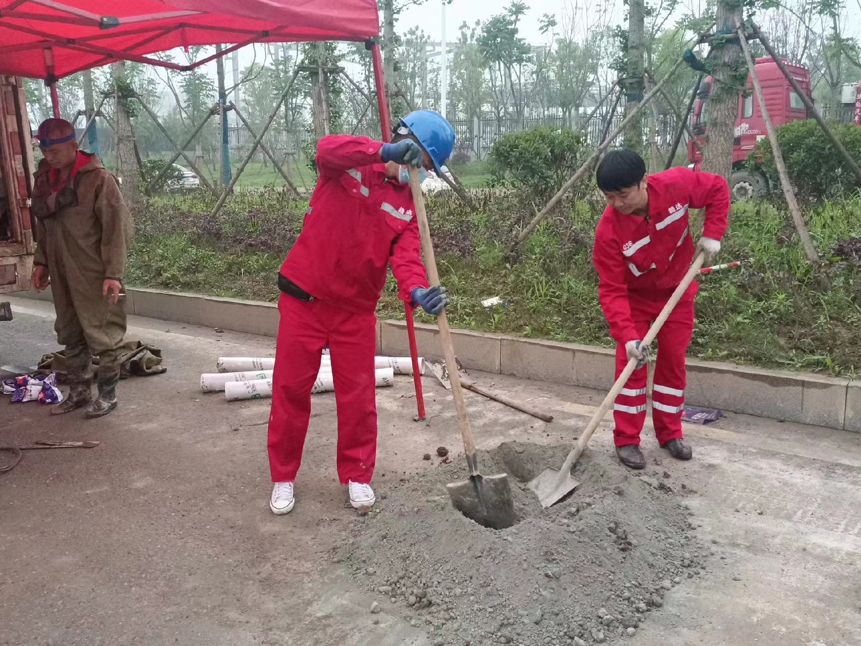 金安管道疏通哪家好】及时进行市政管道清淤