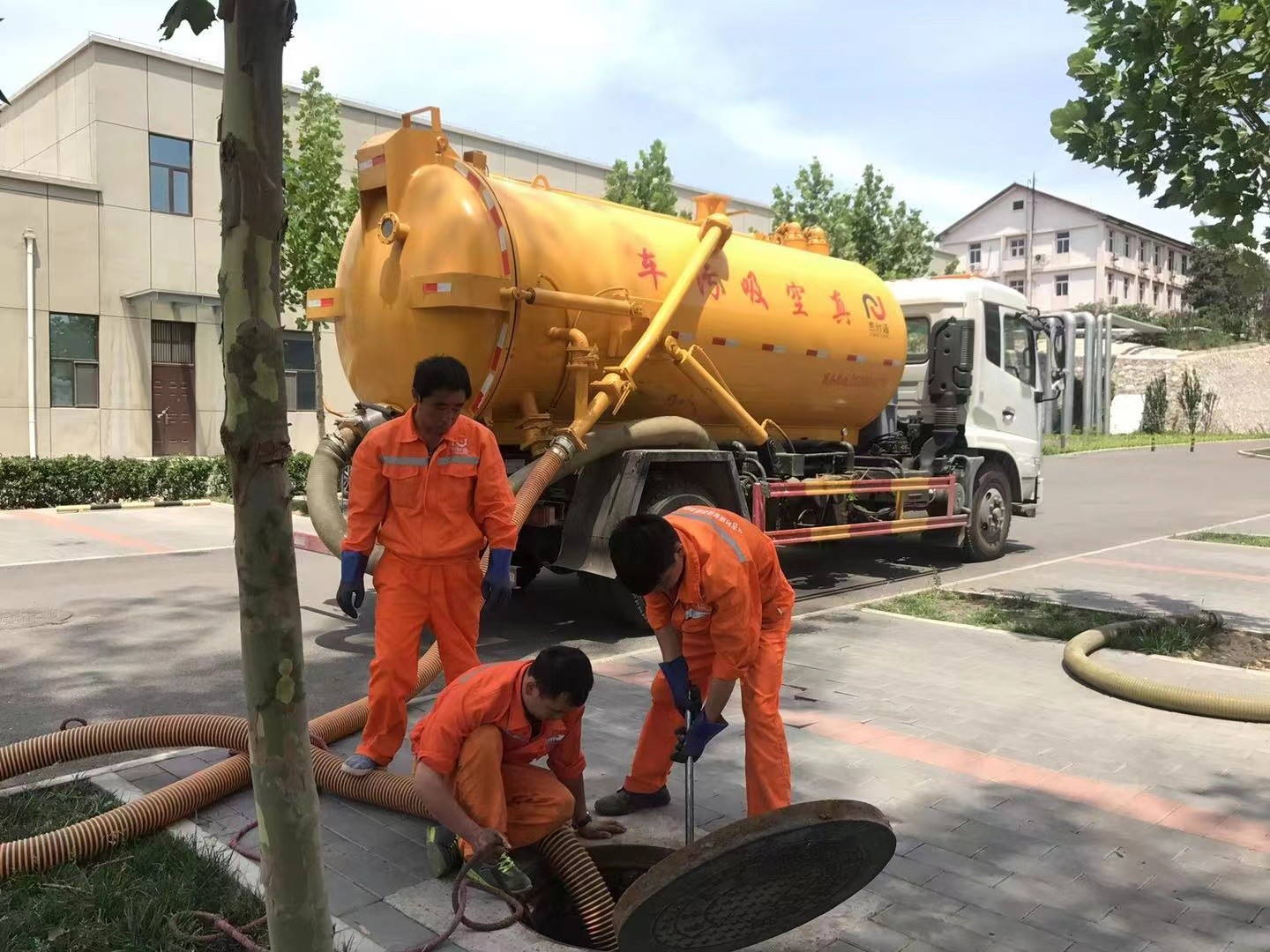 金安化粪池清理与5-8吨吸粪车施工效率分析